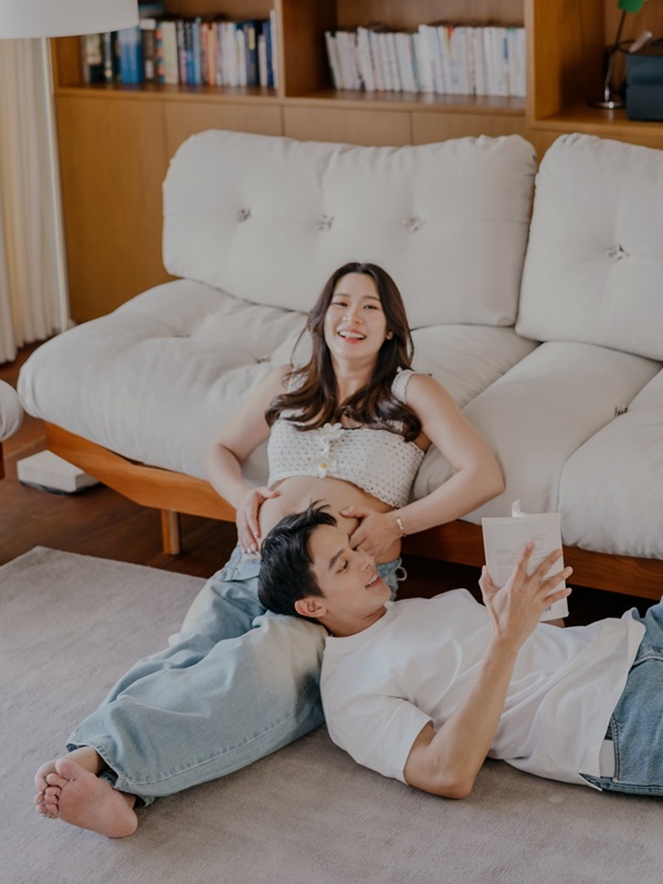 เจมส์ จิรายุ อวดภาพหวาน โฟม อุ้มท้อง 38 สัปดาห์