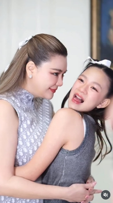 เปิดลุคล่าสุดของ น้องแสนดี ลูกสาวโอ๋ ภัคจีรา เหมือนคุณแม่เป๊ะ