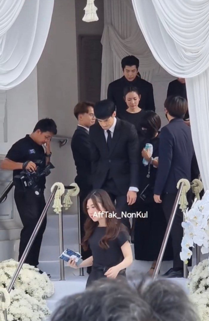 บอย ปกรณ์ ร่วมงานศพ แม่นนกุล