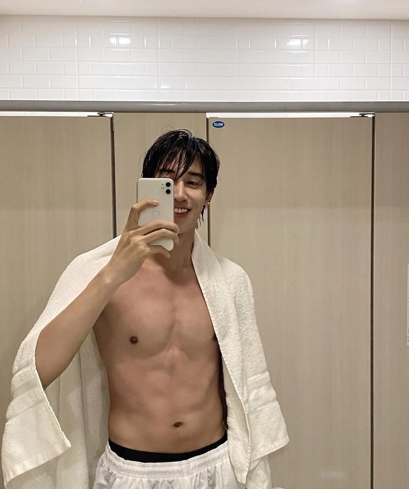 เชลล์ ธกฤต