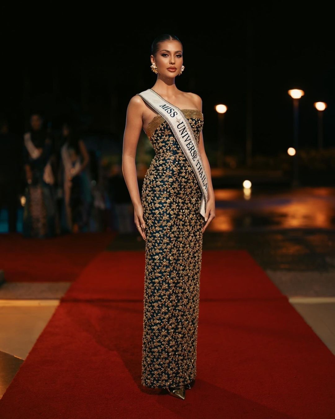 แอนโทเนีย โพซิ้ว