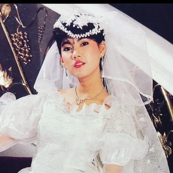 แก้ว อภิรดี