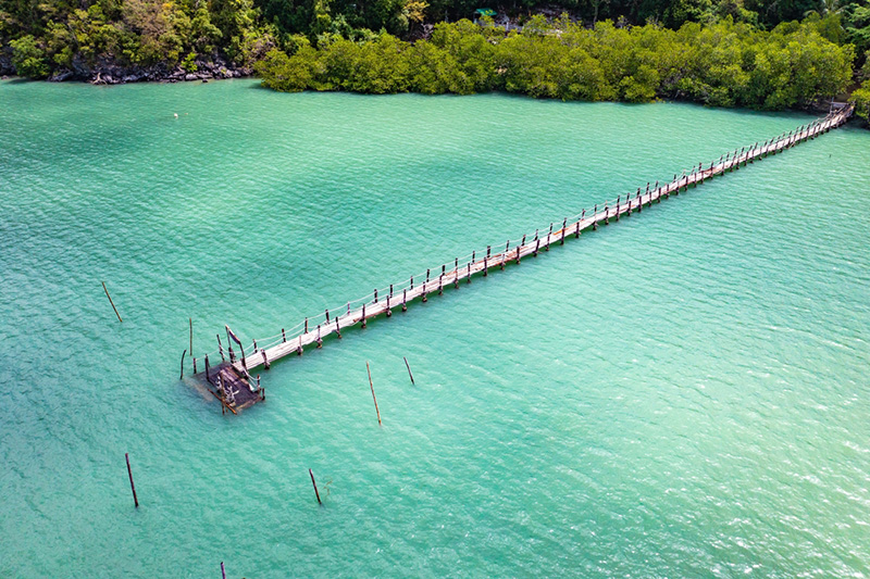 สะพานไม้อ่าวเตล็ด