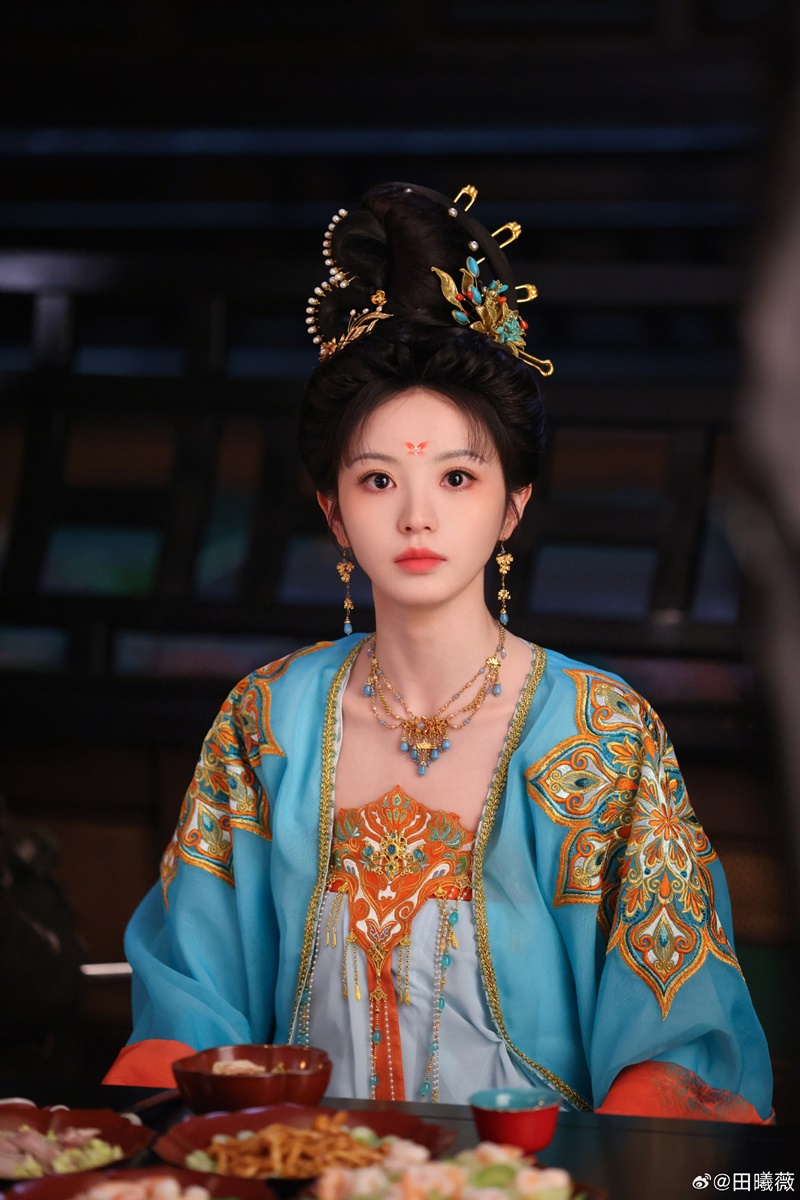 เถียนซีเว่ย นางเอกล่าหยก