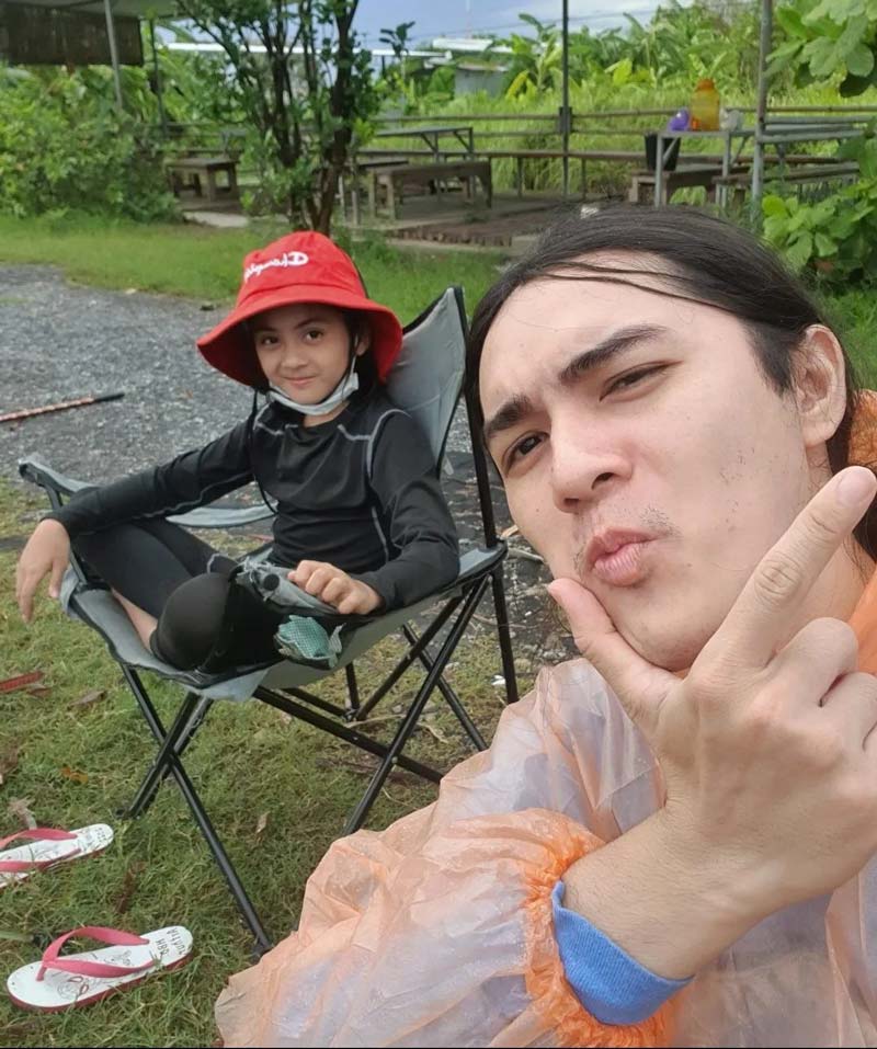 แน็ก ชาลี