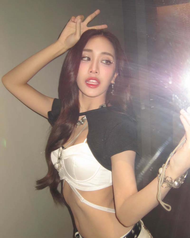 มายด์ 4EVE โชว์แฟชั่นเขย่าคอนเสิร์ต Bodyslam