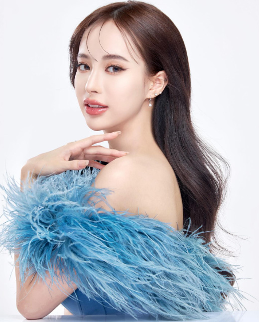 เกรซ ฐิตารีย์ ประวัติ