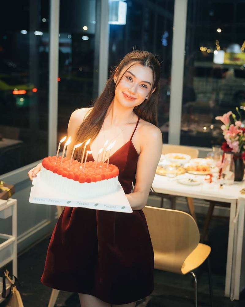 ลีน่า ลลินา ชูเอ็ทท์ ประวัติ