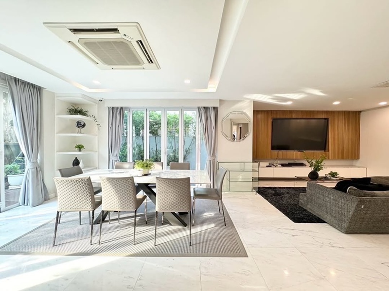 นานา ไรบีนา