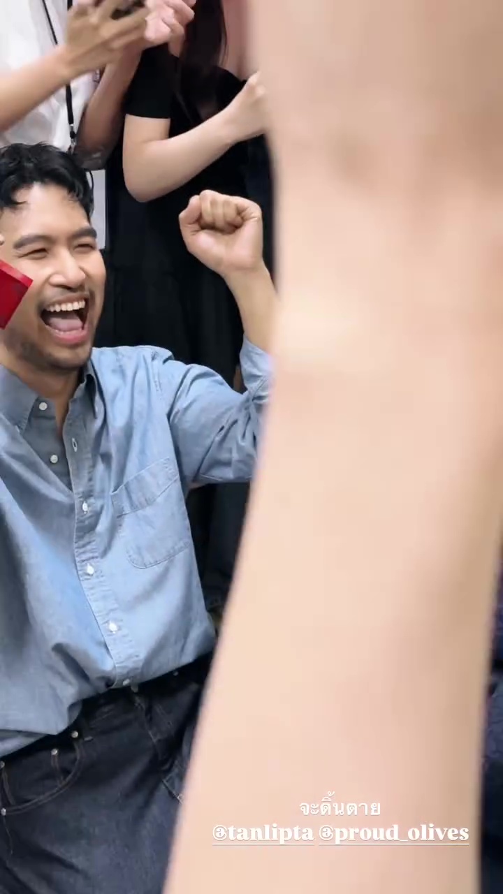 แทน ลิปตา คุกเข่าขอแต่งงาน พราว อรณิชา หลังจบคอนเสิร์ต