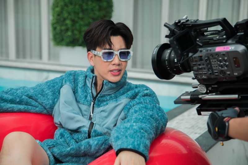 ไม่รักไม่ลง ออฟ-กัน