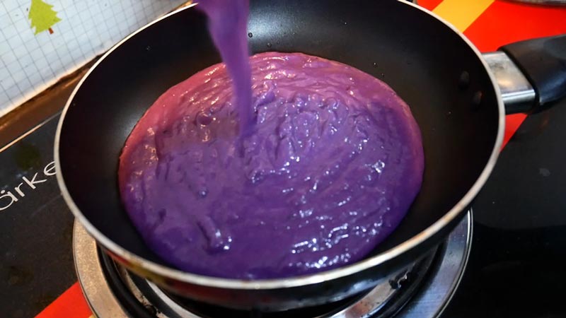 ขนมโคกะทิสดไส้มันม่วง