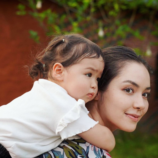 มิเรียน สุเดชา อัคเซลการ์ด ประวัติ