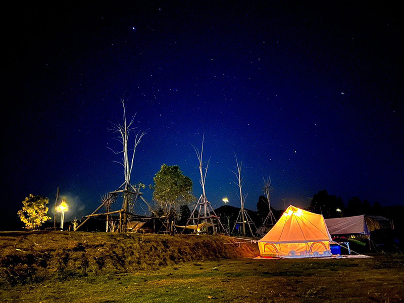 ลานกางเต็นท์อุทัยธานี