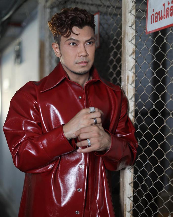 หนุ่ม กะลา