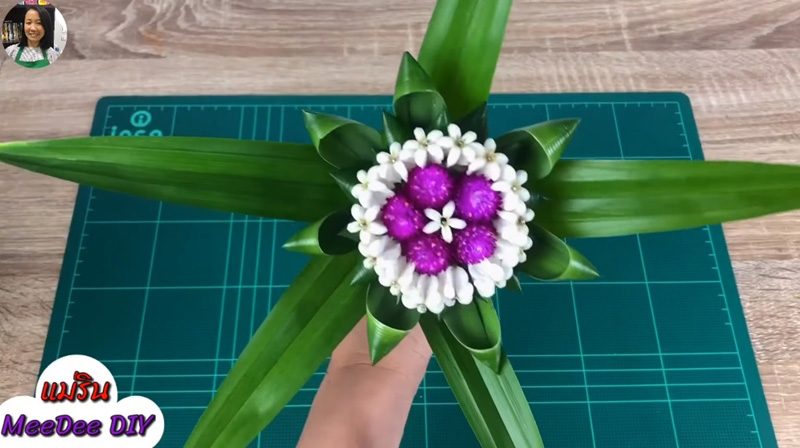 วิธีจัดแจกันดอกไม้ไหว้พระ