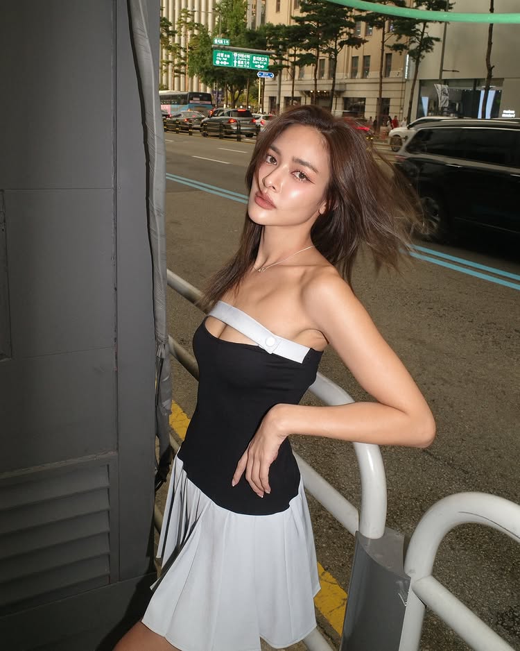 ปุ๊กลุก ฝนทิพย์ จัดแฟชั่นเซ็กซี่ซู่ซ่า กับชุดตากผ้าร้อนผ่าว