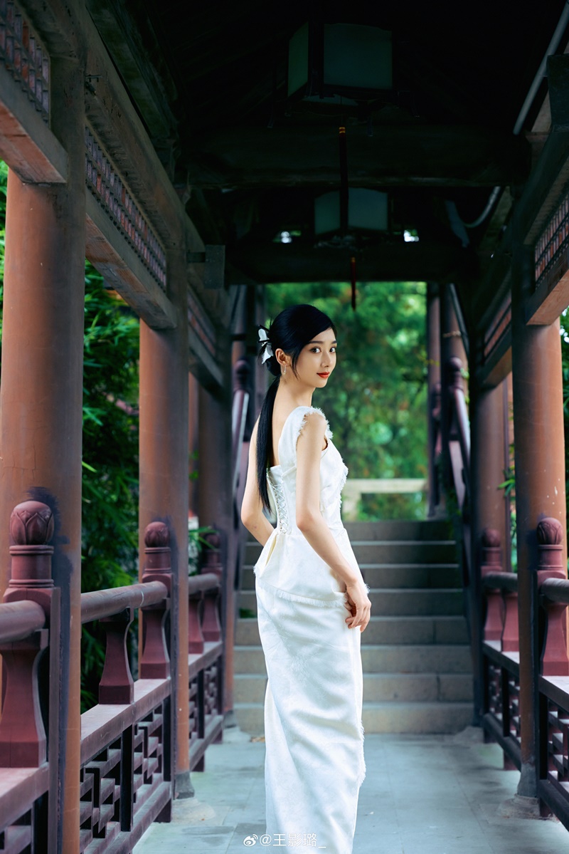 หวังอิ่งลู่ ประวัติ