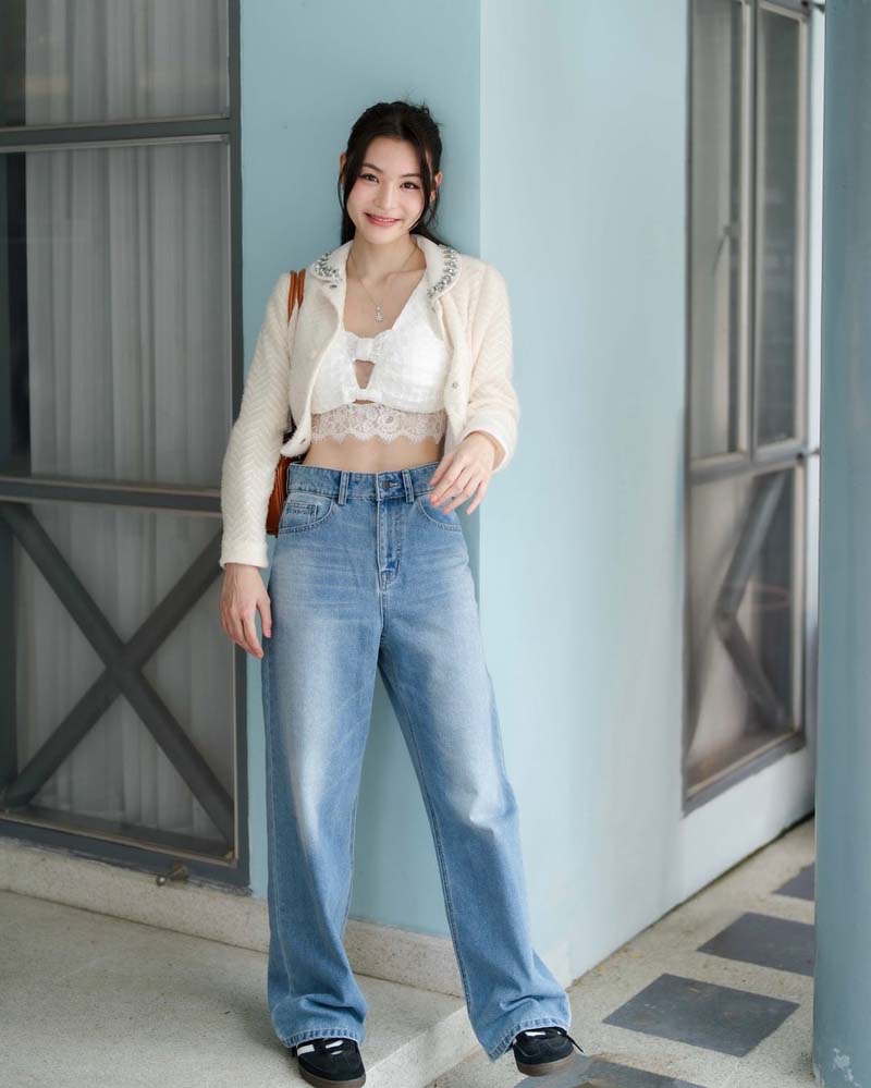 กระปุก พลอยนิรา