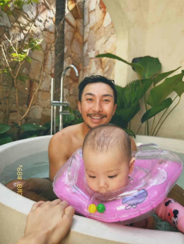 ภาพน้องโซอี้ ลูกสาว โจอี้ บอย อวดลุคทะเลสุดคิ้วท์