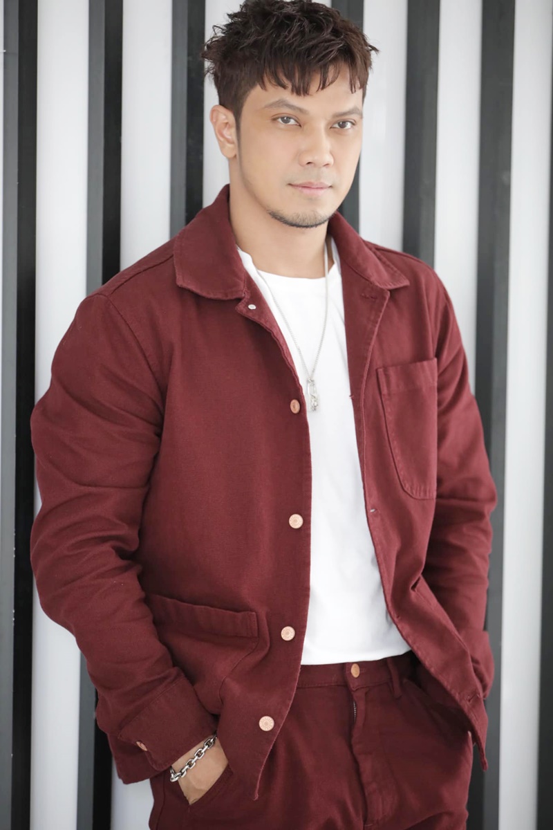 หนุ่ม กะลา