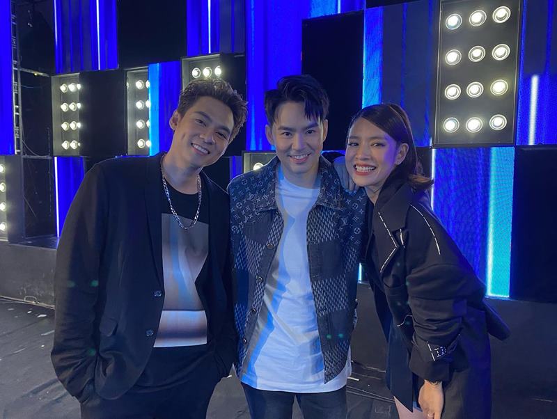 ร้องข้ามกำแพง บีม โดนัท