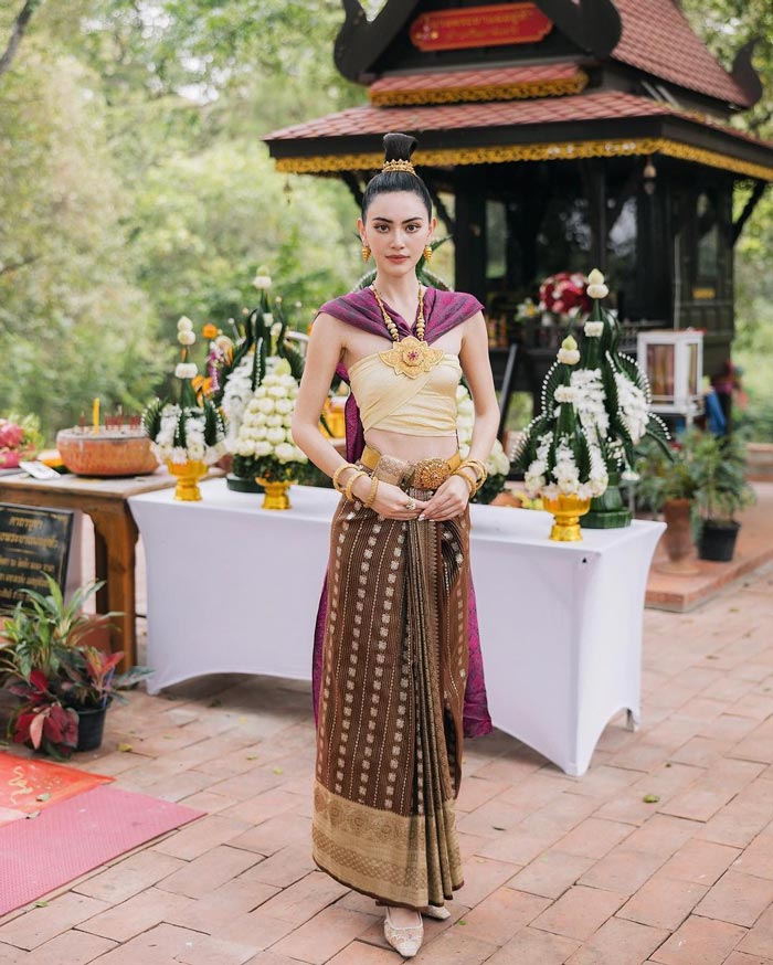 ใหม่ ดาวิกา