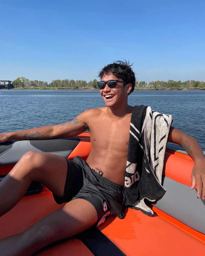 ฉลามจัส แฟน มิกซ์ เฉลิมศรี