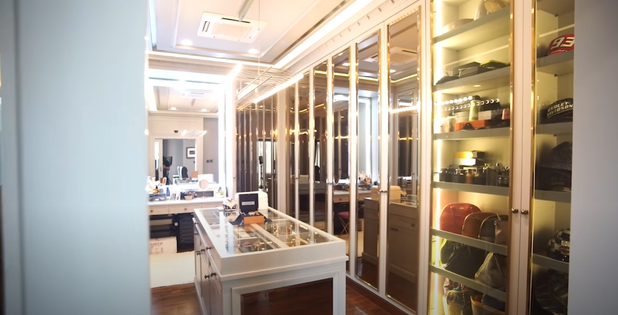 บ้านหม่อมถนัดแดก