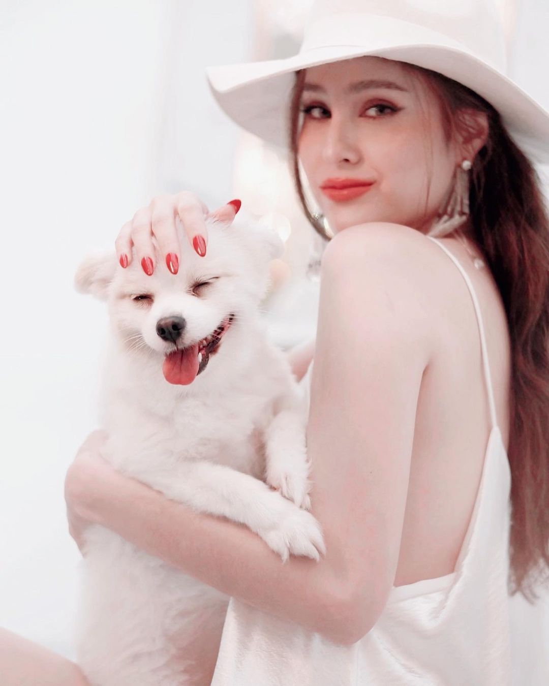 ขวัญ อุษามณี 