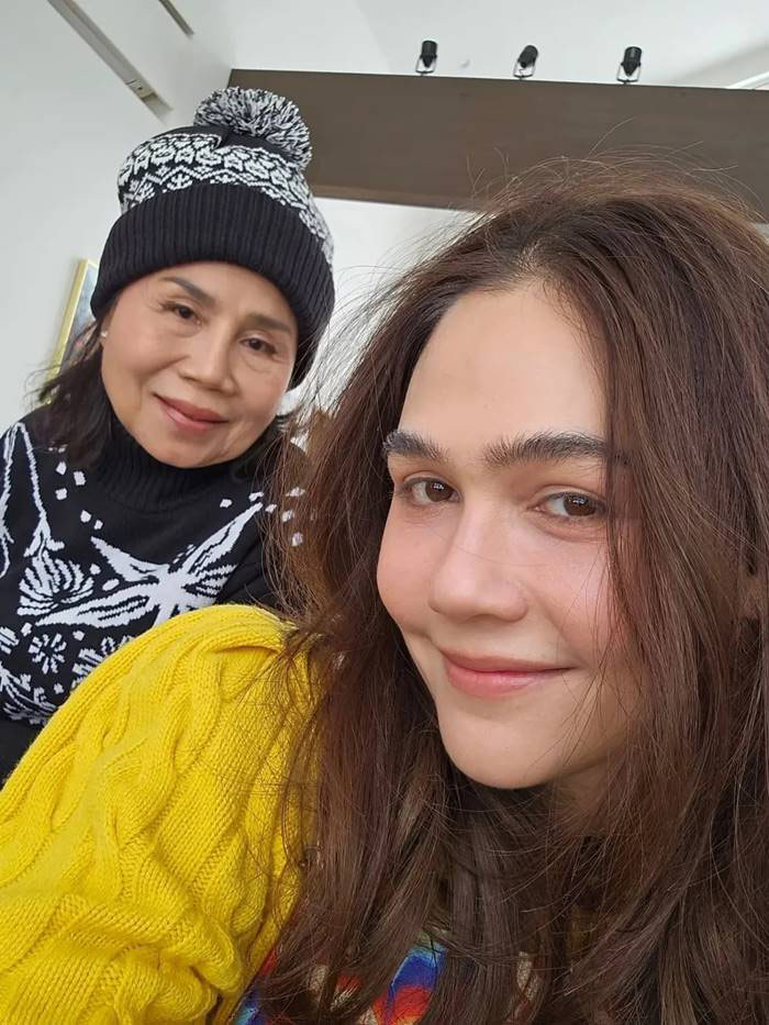 คุณย่าอุไรวรรณ คุณยายหนิง