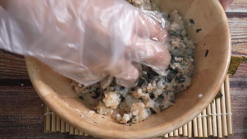 ข้าวปั้นเกาหลีทูน่า