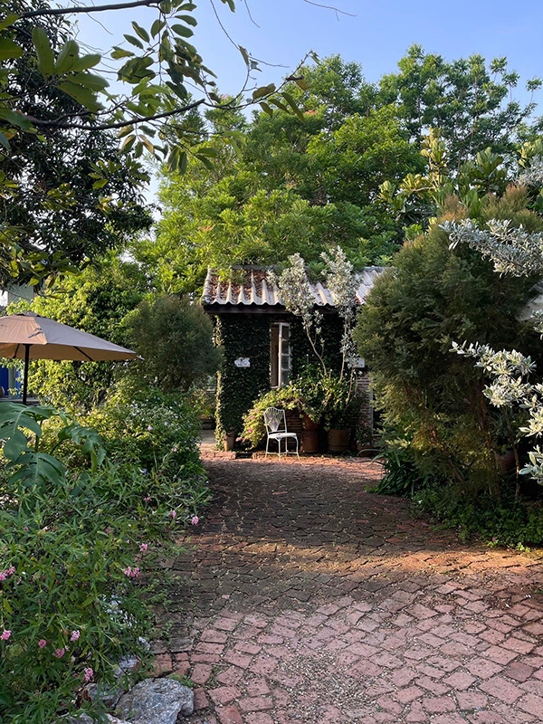 นิยายบ้านสวน ร้าน