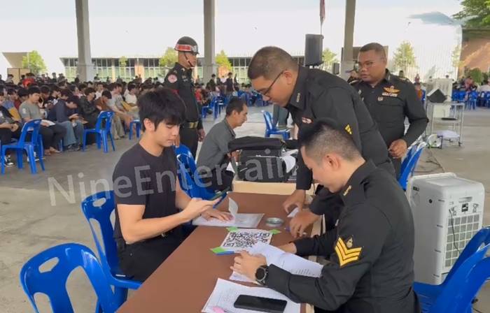 ริว วชิรวิชญ์ สมัครทหาร