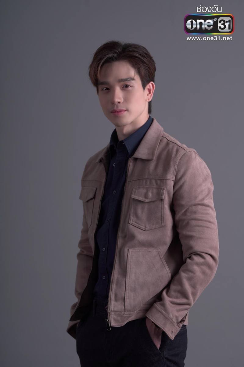 พลอยนํ้าเพชร เรื่องย่อ