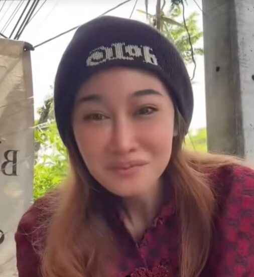 กุ้งพลอย กนิษฐรินทร์