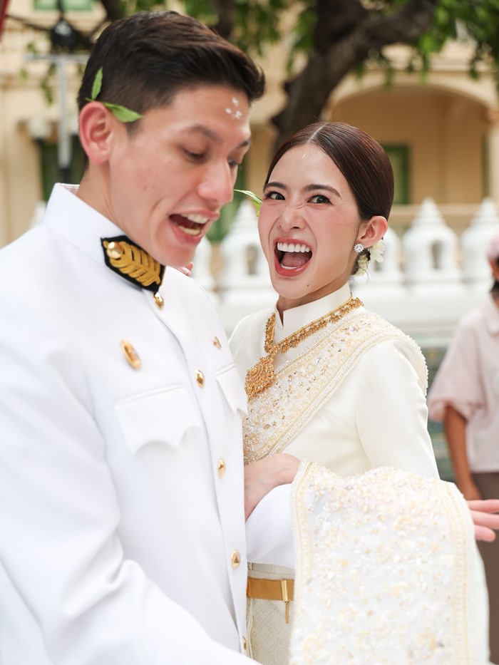 มาแล้ว.. ภาพแต่งงาน มายด์ ลภัสลัล สวมชุดไทยงดงาม เข้าพิธีสมรส ทายาทสิงห์ 