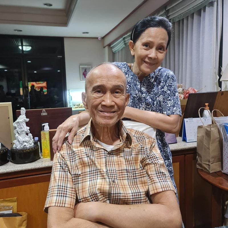 ต้อย เศรษฐา ศิระฉายา