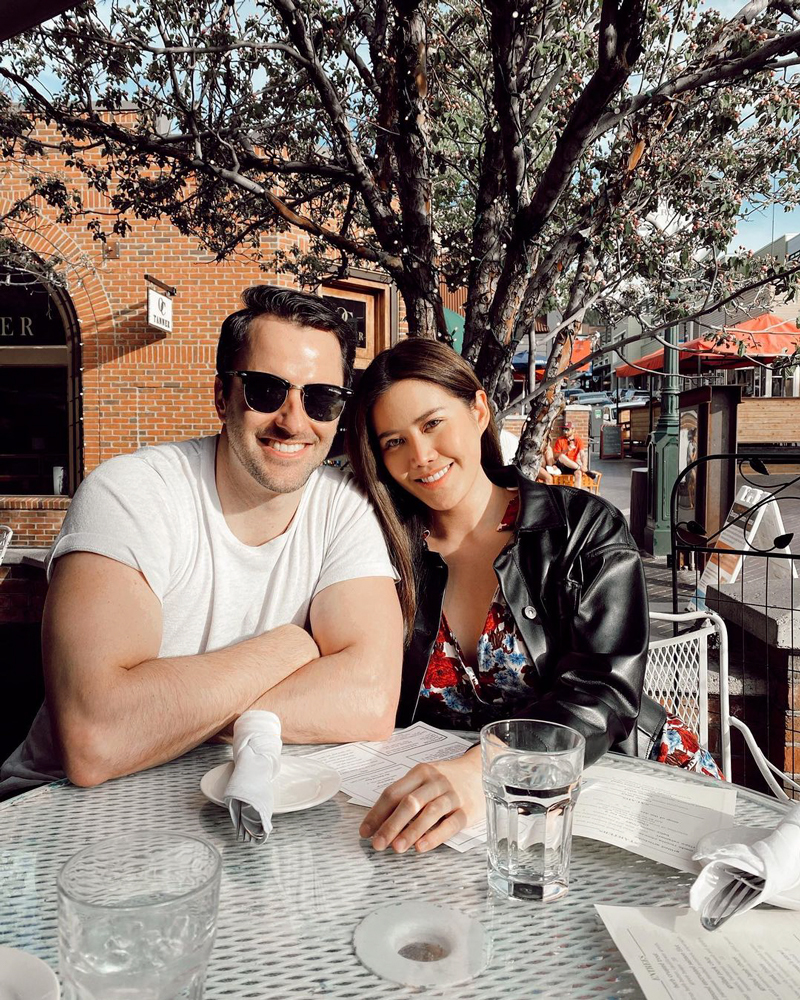 หญิง พลอยชมพู