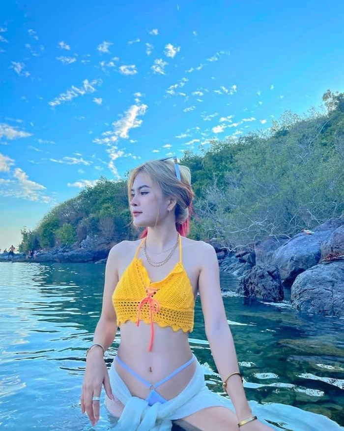 เอ๋ มิรา