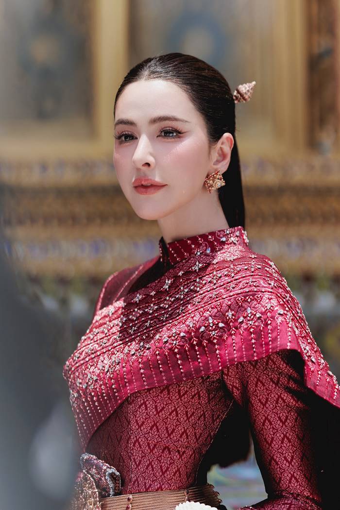 กรณ์ ทำบุญวันเกิด 48 ปี