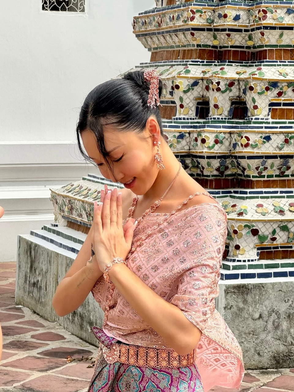 ฮวาซา MAMAMOO มาไทยเที่ยววัด