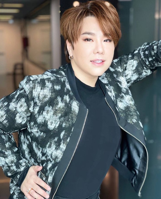 ดีเจบุ๊กโกะ