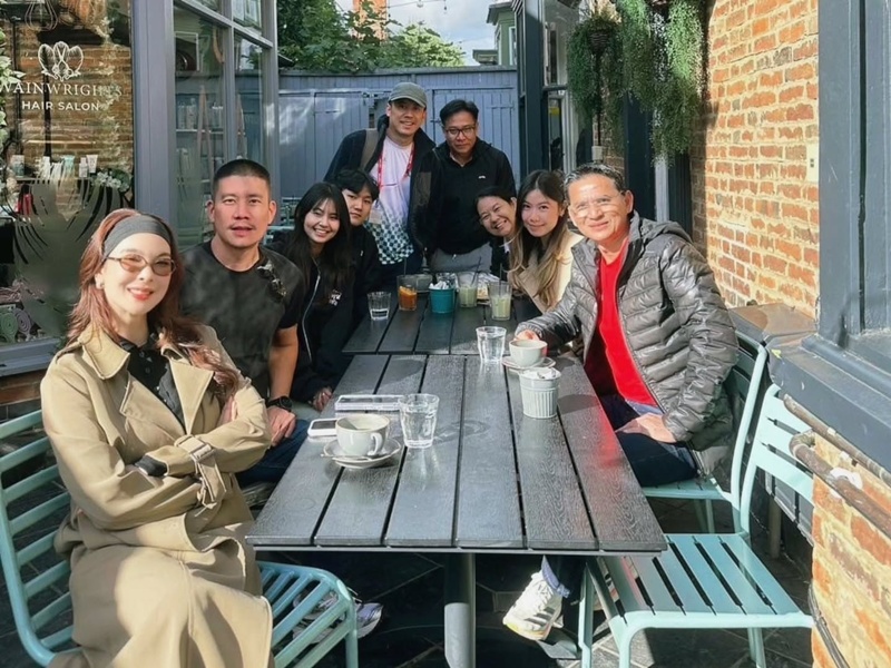 โบว์ เบญจวรรณ ร่วมเฟรมครอบครัว แบงค์ พชร