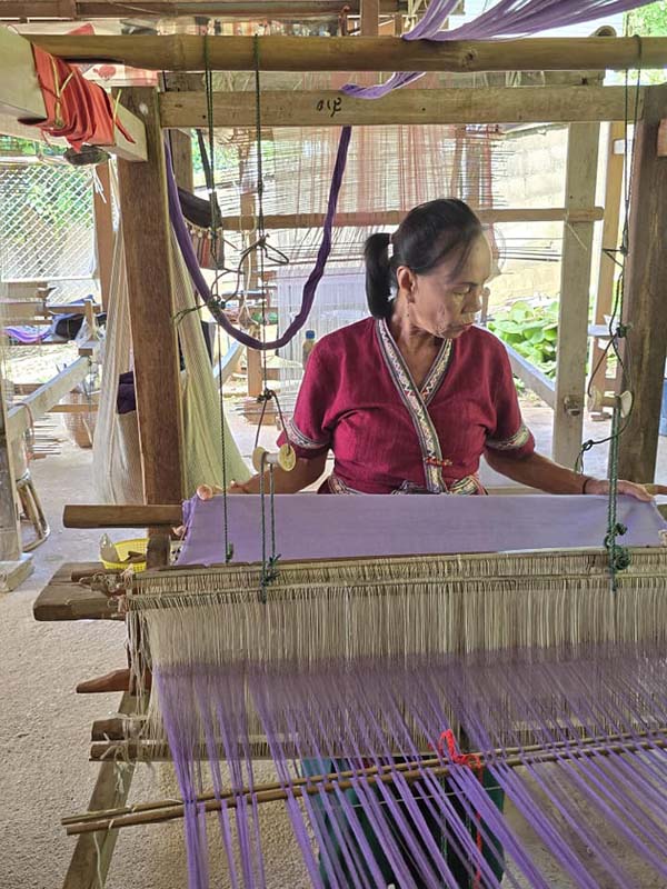 ผ้าทอไทลื้อ