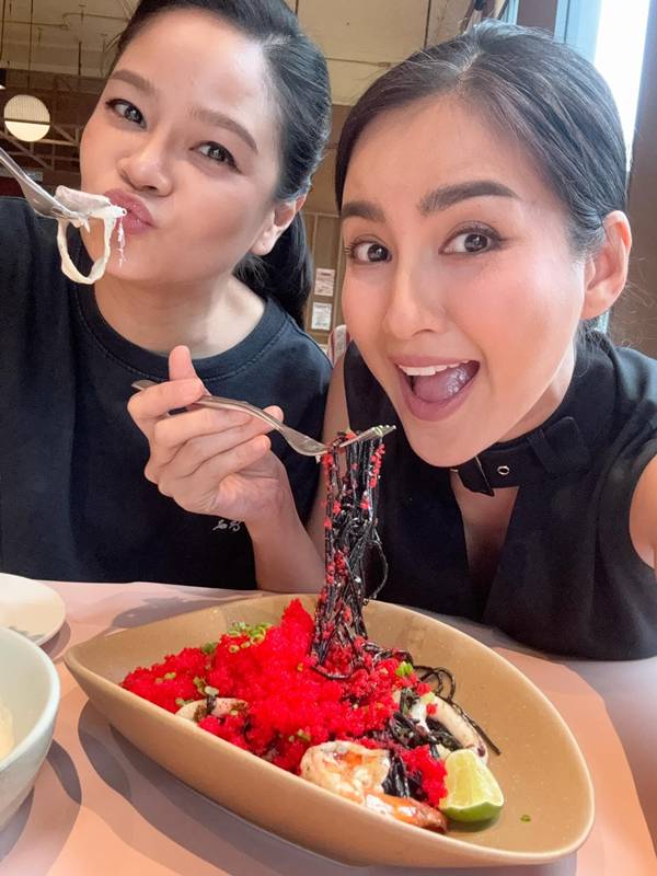 นก อุษณีย์ เซอร์ไพรส์คุกเข่าขอ ม่วย นิธิตรา แต่งงาน