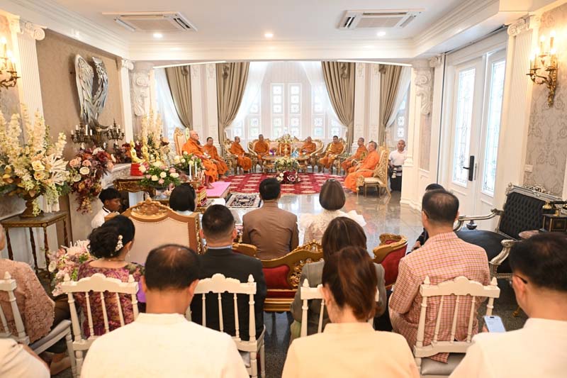 เปิดภาพบ้านหมอชลน่าน ศรีแก้ว หัวหน้าพรรคเพื่อไทย สวยอลังการ 