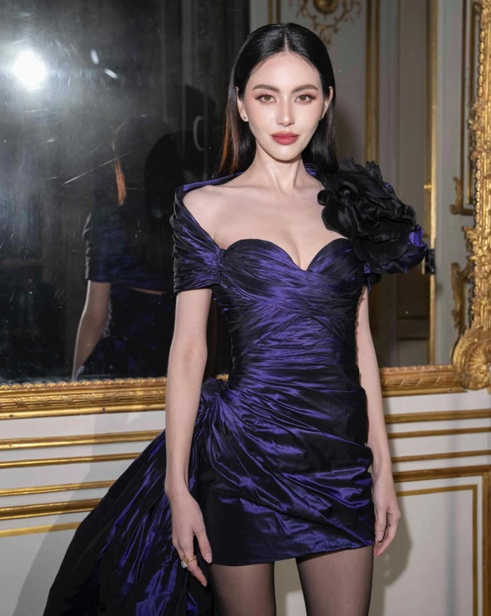 ใหม่ ดาวิกา