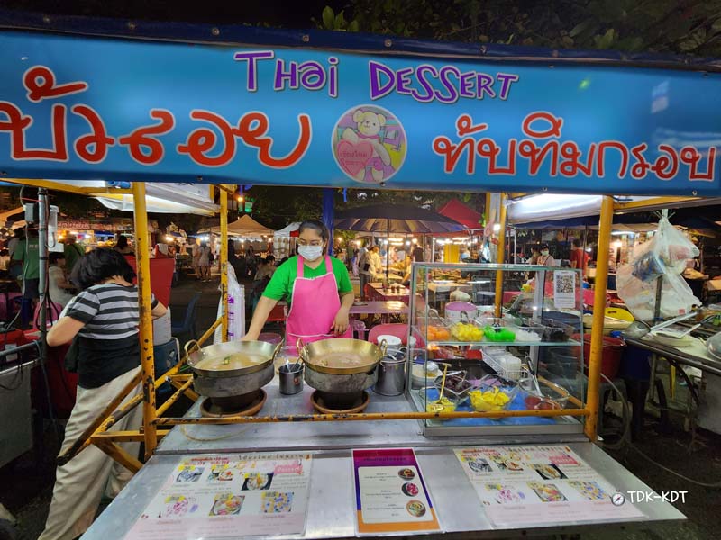 ตลาดโต้รุ่งช้างเผือก, ตลาดโต้รุ่งประตูเชียงใหม่, กาดหลวงกลางคืน
