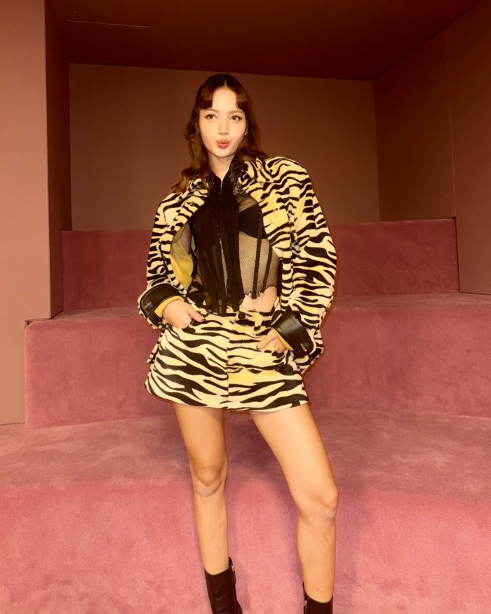 ลิซ่า ขายเสื้อผ้ามือ 2